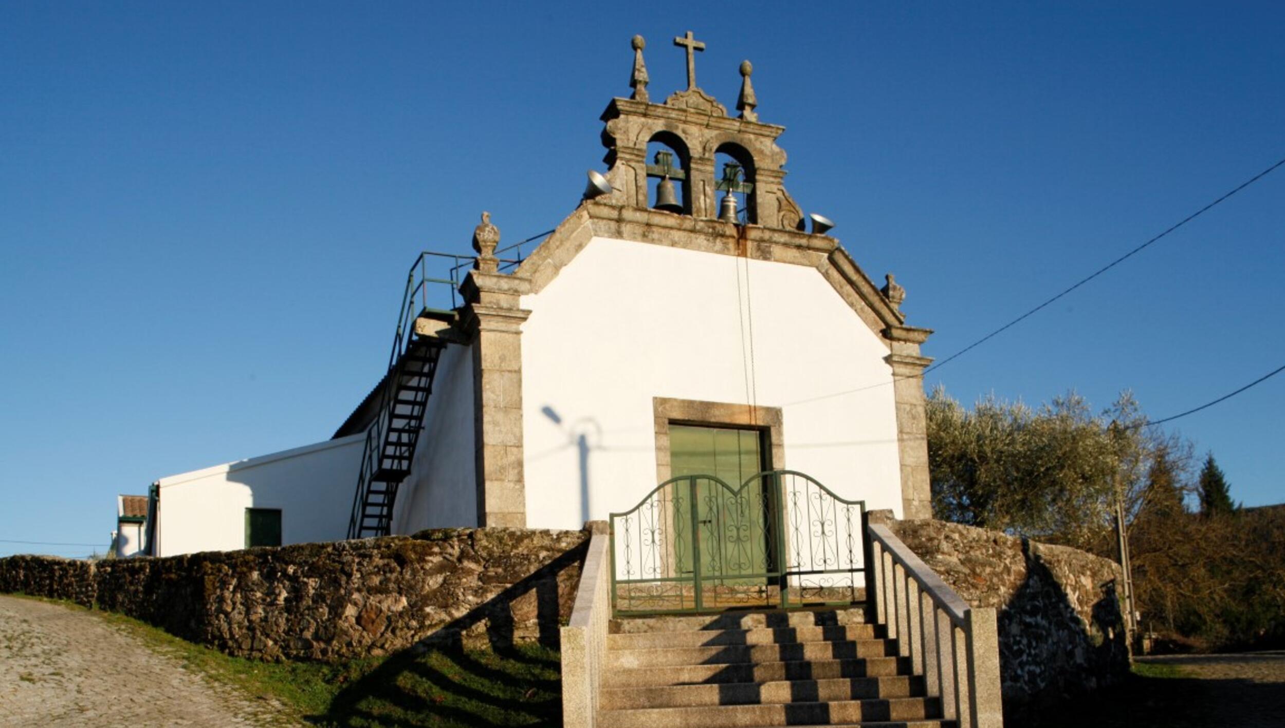 Igreja de Vila Franca de Lampaças / Igreja de São Bento 