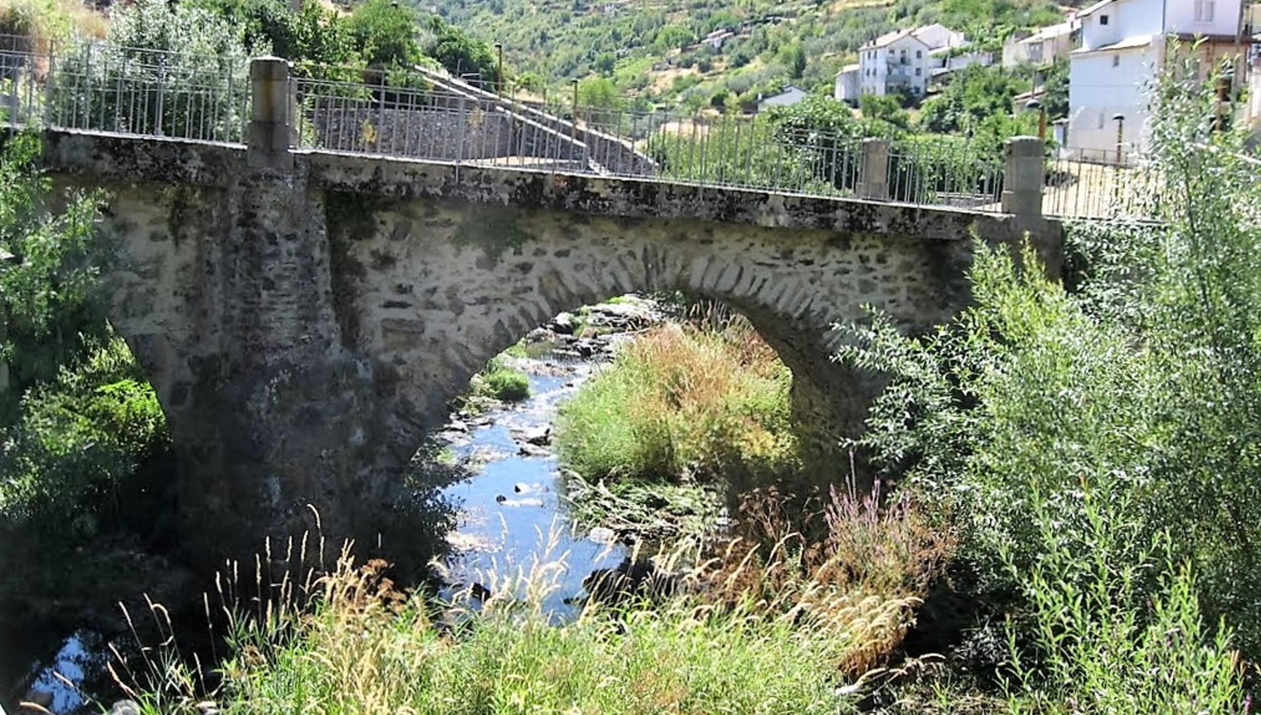 Ponte das Tinarias / Ponte dos Açougues