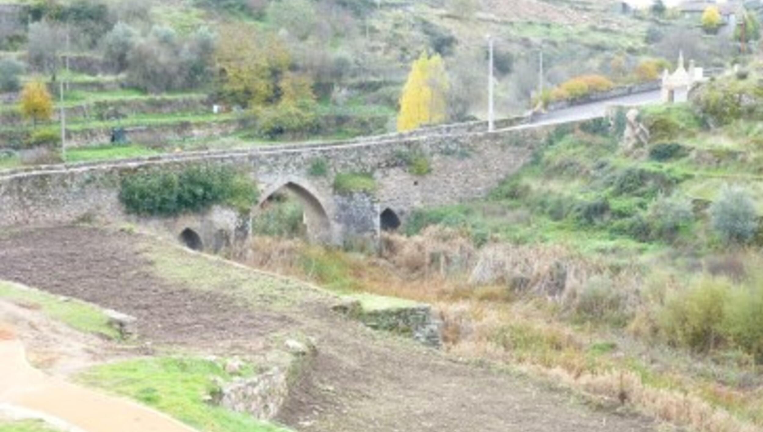 Ponte de Azinhoso / Ponte Velha de Azinhoso